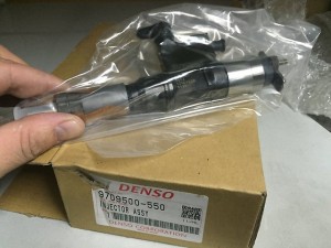 Форсунка DENSO 095000-5501 Форсунка DENSO 095000-5501