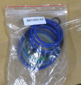 991/00147 Ремкомплект гидроцилиндра ковша обратной лопаты (90*60) JCB 991/00147 Ремкомплект гидроцилиндра ковша обратной лопаты (90*60) JCB