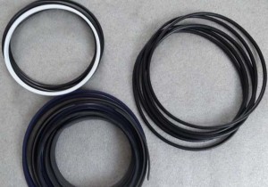 Ремкомплект гидроцилиндра КС-45717.63.400-2 Ремкомплект гидроцилиндра КС-45717.63.400-2