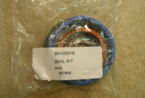 991/00016 Ремкомплект гидроцилиндра стрелы экскаватора-погрузчика 3CX 991/00016 Ремкомплект гидроцилиндра стрелы экскаватора-погрузчика 3CX