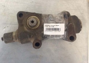 150.37.065-3 Клапан снижения давления (левый) трактора ХТЗ Т-150Г, ХТЗ 181 150.37.065-3 Клапан снижения давления (левый) трактора ХТЗ Т-150Г, ХТЗ 181