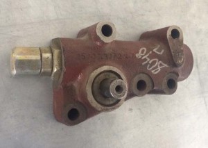 150.37.064-3 Клапан снижения давления (правый) трактора ХТЗ Т-150Г, ХТЗ 181 150.37.064-3 Клапан снижения давления (правый) трактора ХТЗ Т-150Г, ХТЗ 181