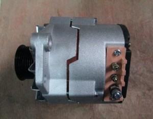 Генератор 612600090705, JFZ2502-8 двигателя WD10 Weichai (Вейчай) Генератор 612600090705, JFZ2502-8 двигателя WD10 Weichai (Вейчай)