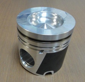 Поршень 612600030010 двигателя WD10G220 Weichai (Вейчай) Поршень 612600030010 двигателя WD10G220 Weichai (Вейчай)